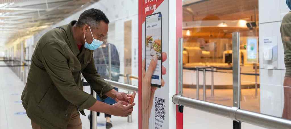 Contactless eating and drinking at Schiphol
