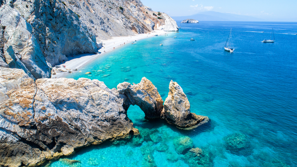 Tourists welcome back in Greece by July 1