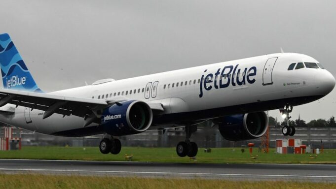 JetBlue launches transatlantic flights