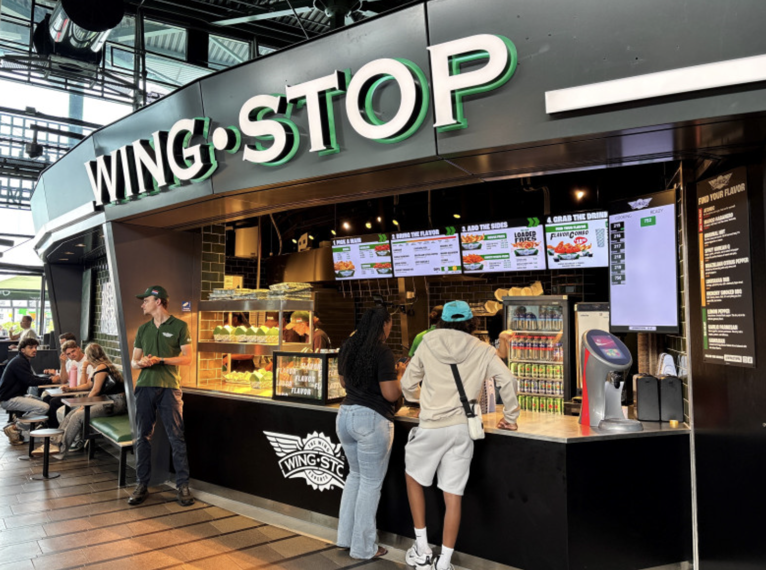 Schiphol Plaza welcomes new food outlet
